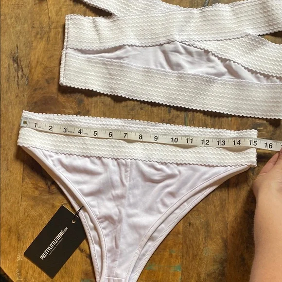 PrettyLittleThing Textured White Bikini Set - Picture 8 of 13